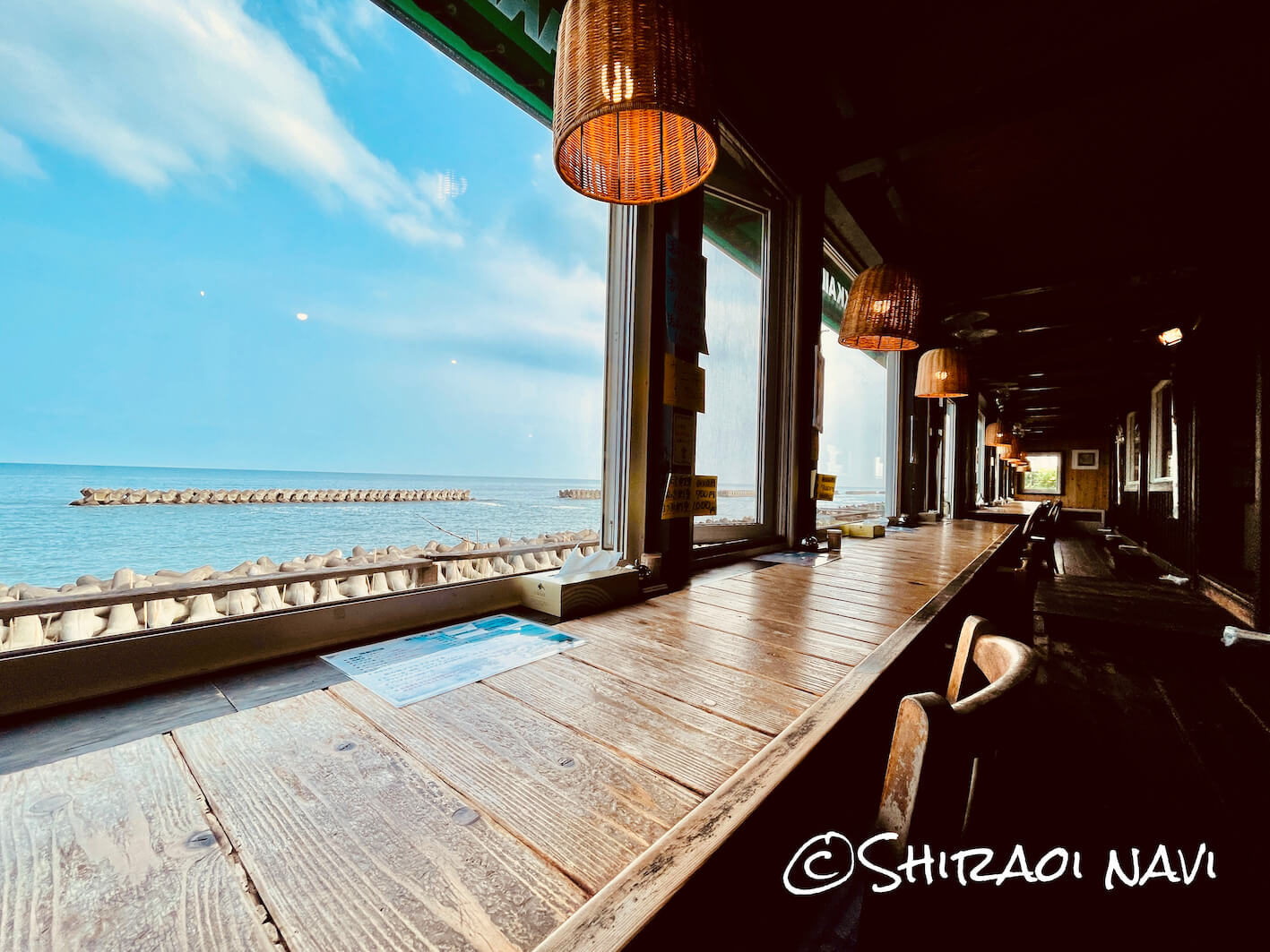 白老町の海鮮料理レストラン『光る海』の海が見えるカウンター