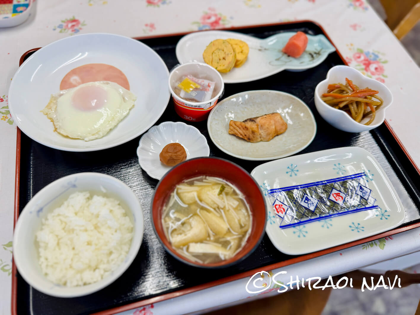 北海道白老町にある『旅館おぎた』創業65年の老舗宿の朝食