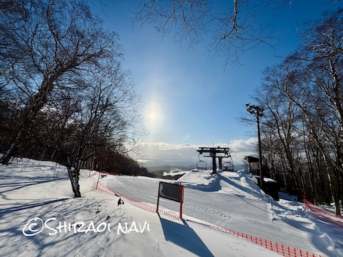 冬のダンパラ頂上から望む室蘭岳方面の雪景色