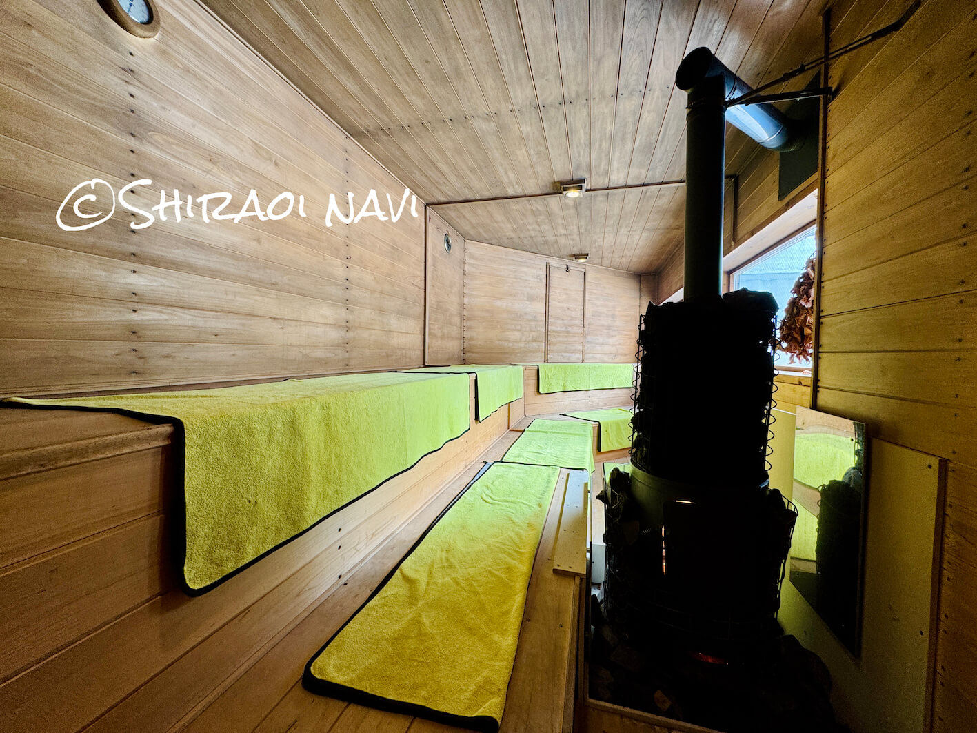白老ASOBUBAのアソブサウナ コンテナサウナの室内